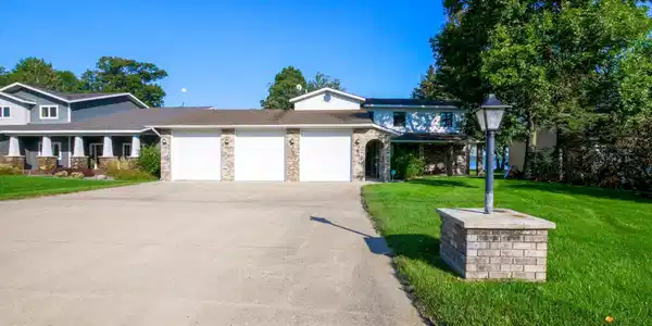 8418 E Lake Carlos Drive NE