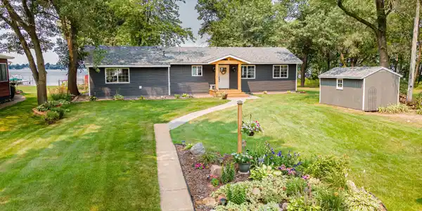 2407 Lake George NW