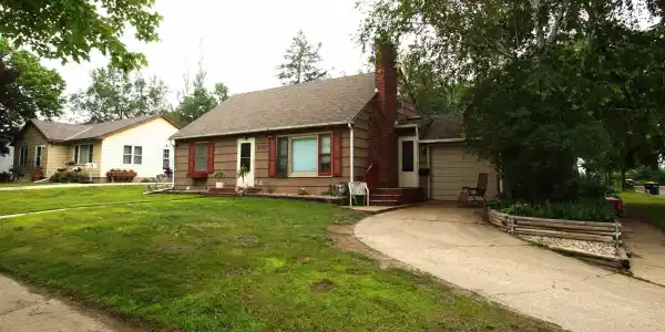 600 7th NW