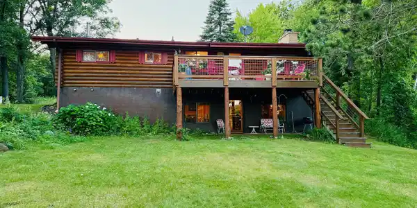 18986 Captive Lake Road