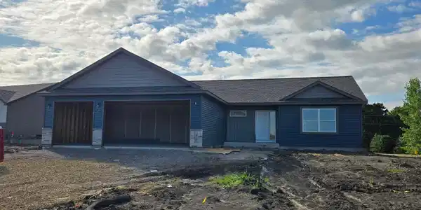 911 Three Lakes Court