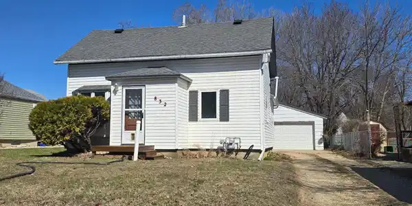 832 Godfrey Street