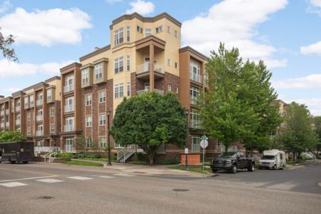 2405 39th Avenue NE