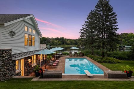 513 Ferndale Road W