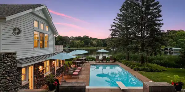 513 Ferndale Road W