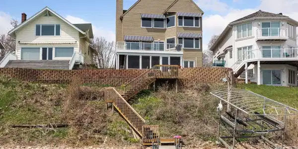 4577 Island View Drive