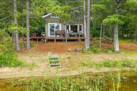 10401 Vermillion Point Drive NE