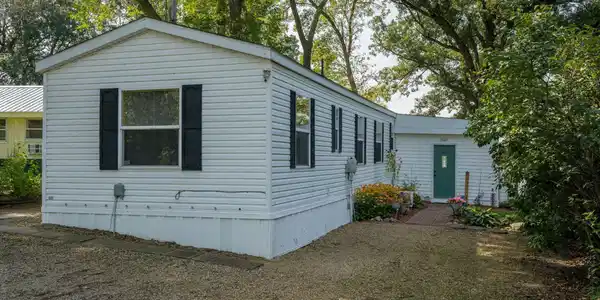 7006 Laura Lane