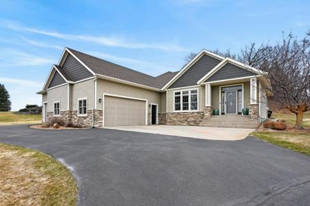 55 Bluegrass Drive NW