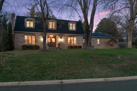 5405 Highwood Drive W