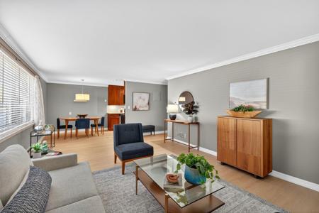 2700 W 44th Street