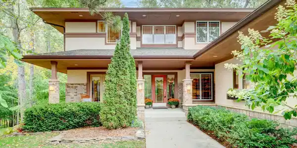 6575 Saunders Lake