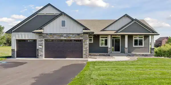 8939 265th Court NE