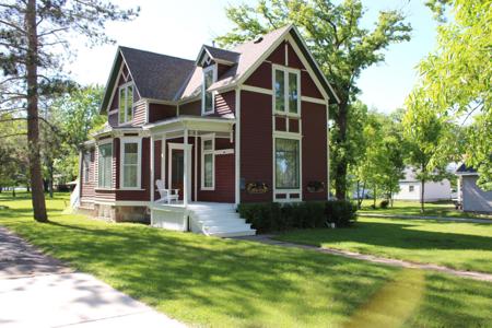 221 Main Street N