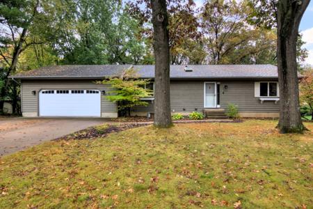 2920 Plum Tree Circle N