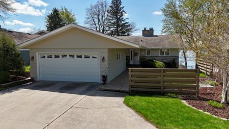 809 W Lake Avenue