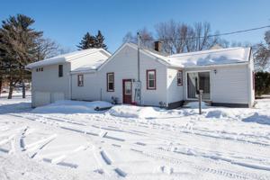 253 Broadway Street E