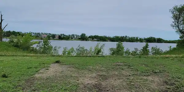560 Lake