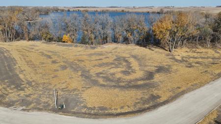 8 Cottonwood Lake Boulevard