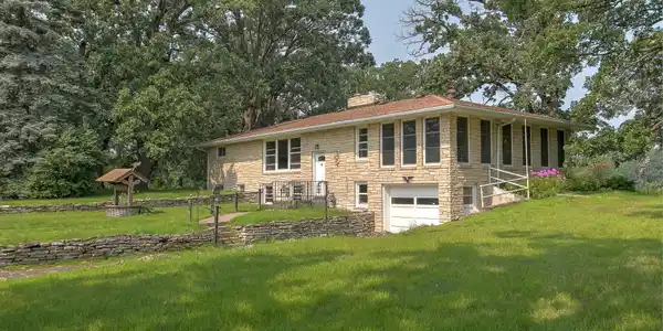 9325 County Road 5 NE