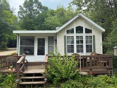 8951 Twin Point Road SW