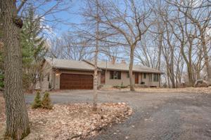 590 Owasso Boulevard N