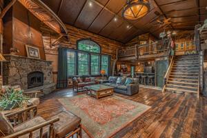4552 Evergreen NW