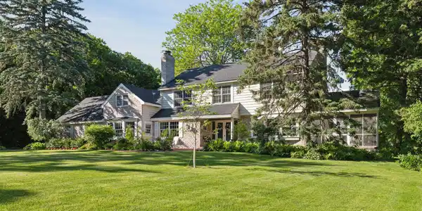 2745 Maplewood Circle W