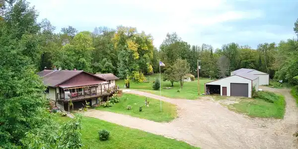 27282 Trout Lake