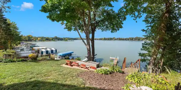 5020 Edgewater Drive