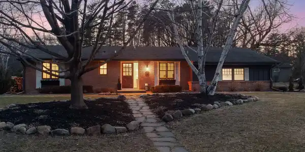27475 Pine Bend