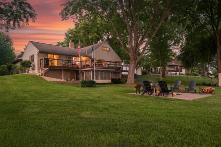 1313 Oakwood Drive