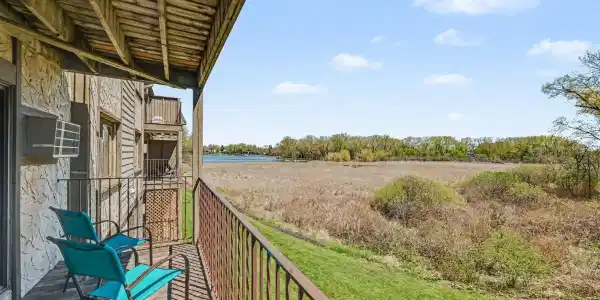 1304 W Medicine Lake Drive