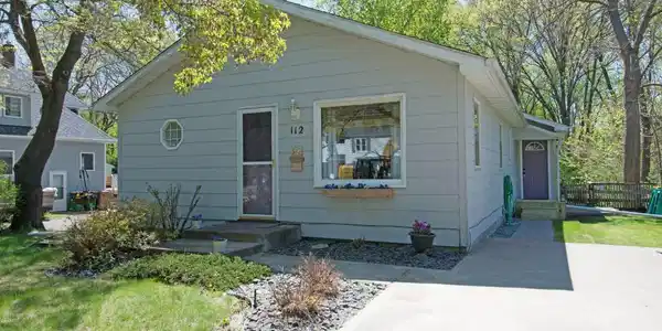 112 Dahlia Street