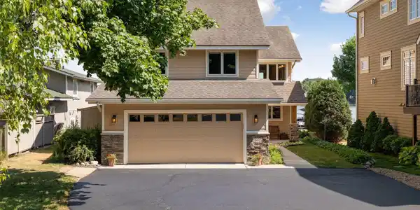 4613 Lakeside