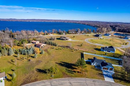 780 LAKE FOREST Circle