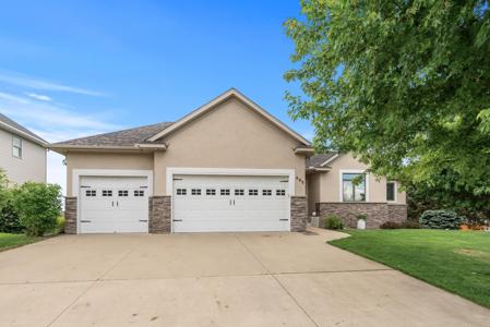 605 Heritage Trail NE