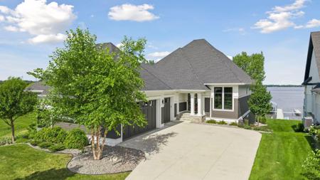 161 Lakeshore Circle
