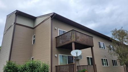 409 Norway Avenue Unit 207