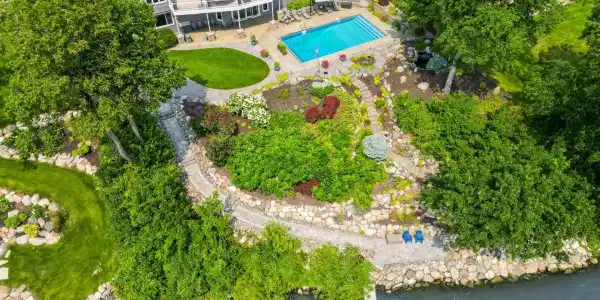 1065 Bayside Lane