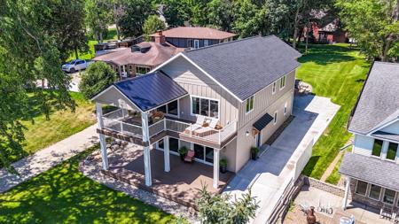 1084 W Lake Drive