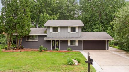 133 E Golden Lake Lane