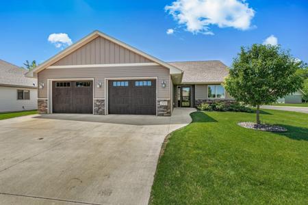 101 Barry Loop NW