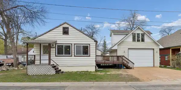 1669 Bluebird Lane