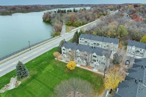 1575 Wayzata