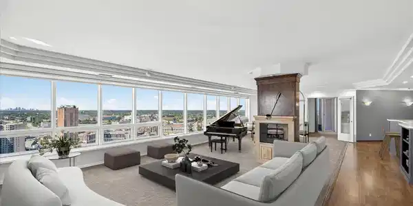 168 6th Street E