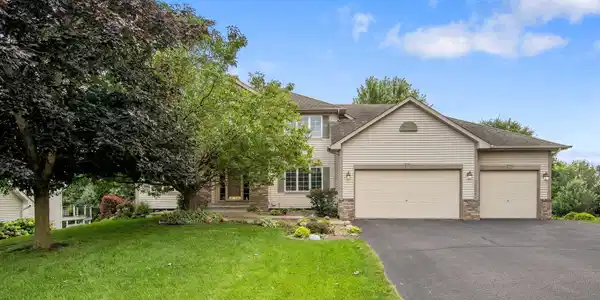 3043 Viewcrest Circle NW