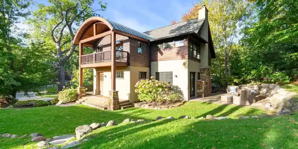 1066 E Circle Drive