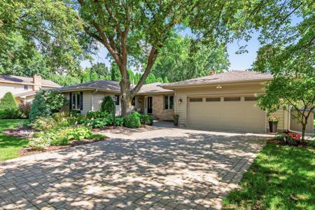 3940 Yorktown Lane N