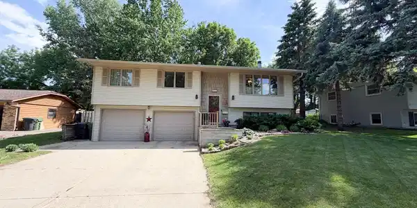 1925 Driftwood Avenue